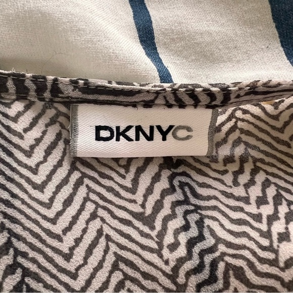 DKNYC Tie-Front Easy Care Blouse women’s size small - Picture 5 of 5
